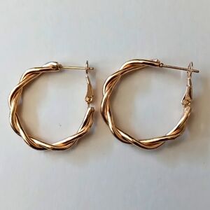 NEW Medium Twisted Goldtone Hoops